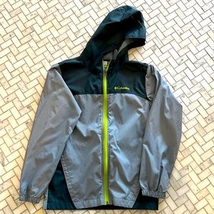 Kids lightweight Columbia rain jacket, size M 10/12